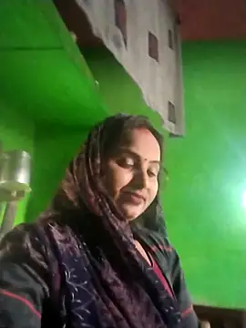 Snapshot of Pooja_hote chatting on 25, 11, 2025 Pooja hote online show from 25, 11, 2025