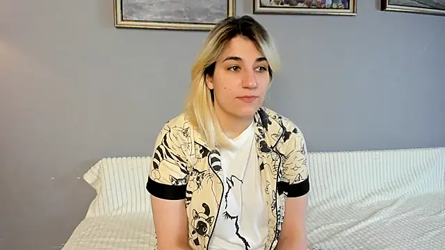 Snapshot of TideLunar chatting on 15, 12, 2025 TideLunar online show from 15, 12, 2025