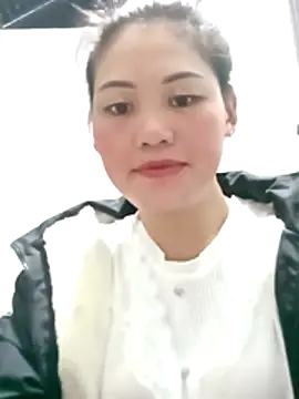 Snapshot of lynae-0 chatting on 4, 12, 2025 lynae-0 online show from 4, 12, 2025