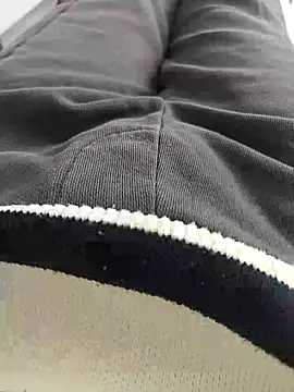 Snapshot of BarrenProtege chatting on 14, 12, 2025 BarrenProtege online show from 14, 12, 2025