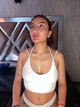 ZoeJohnson Pink online show from 25, 11, 2025