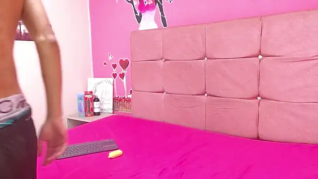 Snapshot of maverickhotson303av chatting on 4, 12, 2025 maverickhotson303av online show from 4, 12, 2025