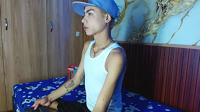 Snapshot of maverickhotson303av chatting on 15, 12, 2025 maverickhotson303av online show from 15, 12, 2025