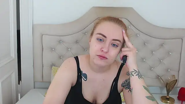 Snapshot of RubyBigBoobs chatting on 18, 12, 2025 RubyBigBoobs online show from 18, 12, 2025