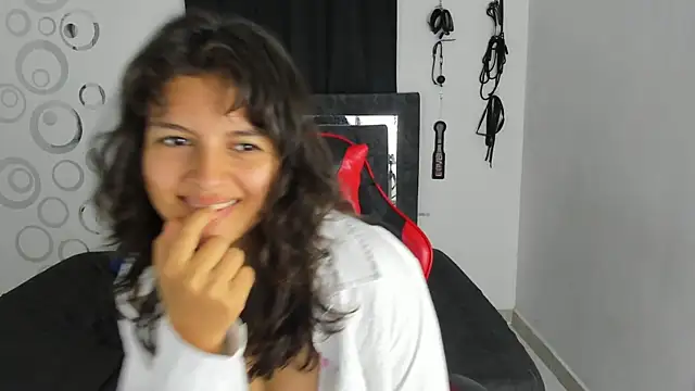 Snapshot of Mia_and_Kenai chatting on 25, 11, 2025 Mia and Kenai online show from 25, 11, 2025