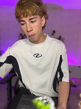 kaelwolf tay online show from 11, 4, 2026