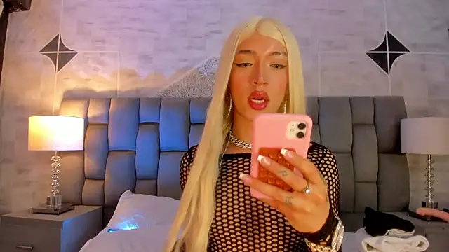 Snapshot of DeboraCopper chatting on 19, 3, 2026 DeboraCopper online show from 19, 3, 2026