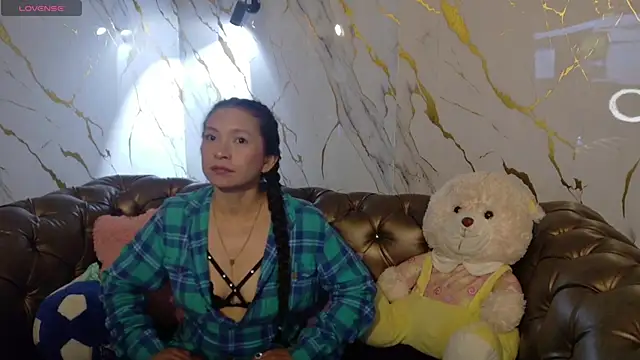 Snapshot of Cloe16_ chatting on 14, 12, 2025 Cloe16 online show from 14, 12, 2025