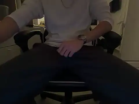 Snapshot of olive_yh chatting on 18, 12, 2025 olive yh online show from 18, 12, 2025