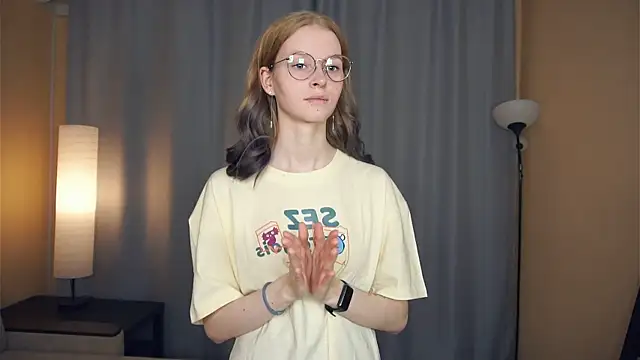 Snapshot of ToyaPletz chatting on 28, 11, 2025 ToyaPletz online show from 28, 11, 2025