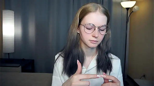 Snapshot of ToyaPletz chatting on 1, 12, 2025 ToyaPletz online show from 1, 12, 2025