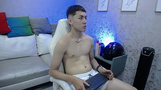 Snapshot of LoganFoster_ chatting on 18, 12, 2025 LoganFoster online show from 18, 12, 2025