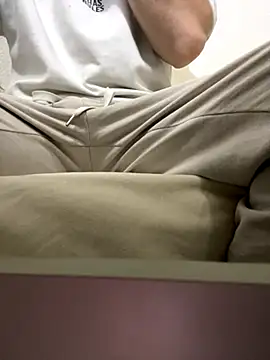 Snapshot of Daisuke_01 chatting on 4, 12, 2025 Daisuke 01 online show from 4, 12, 2025