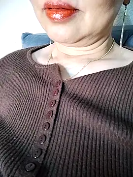 Snapshot of LisantLy chatting on 25, 11, 2025 LisantLy online show from 25, 11, 2025