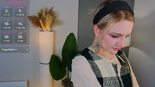 Snapshot of DorthaDunt chatting on 15, 12, 2025 DorthaDunt online show from 15, 12, 2025