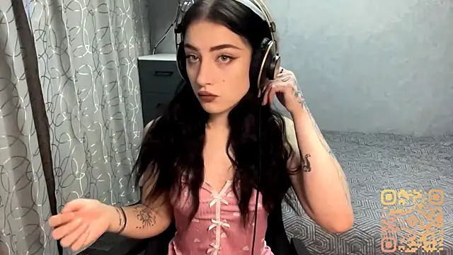 Snapshot of Meowluly chatting on 26, 11, 2025 Meowluly online show from 26, 11, 2025