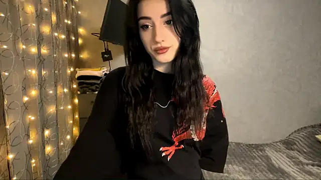 Snapshot of Meowluly chatting on 14, 12, 2025 Meowluly online show from 14, 12, 2025