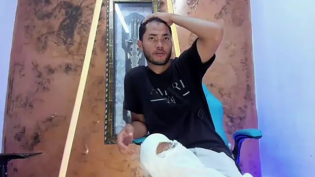 Snapshot of hot_guy_sweet chatting on 23, 11, 2025 hot guy sweet online show from 23, 11, 2025