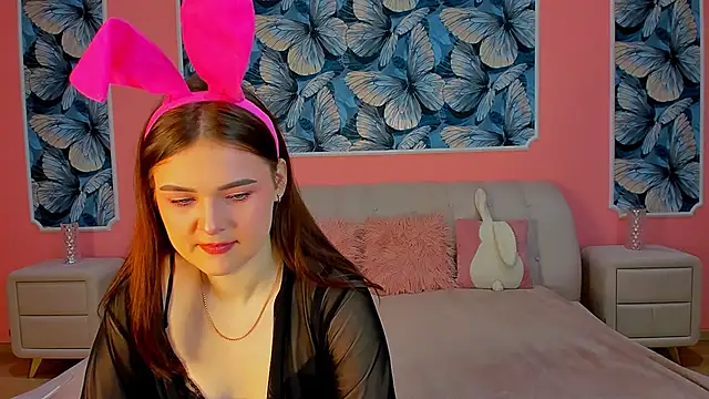 Snapshot of GLORIA_BLOOM chatting on 13, 12, 2025 GLORIA BLOOM online show from 13, 12, 2025