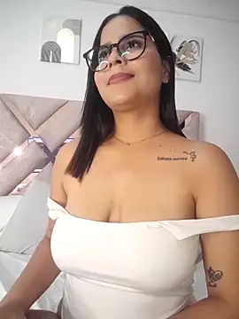 Snapshot of Scarlet-Noir25 chatting on 13, 12, 2025 Scarlet-Noir25 online show from 13, 12, 2025