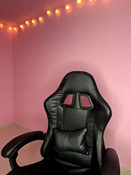 Snapshot of Davne_ chatting on 3, 12, 2025 Davne online show from 3, 12, 2025