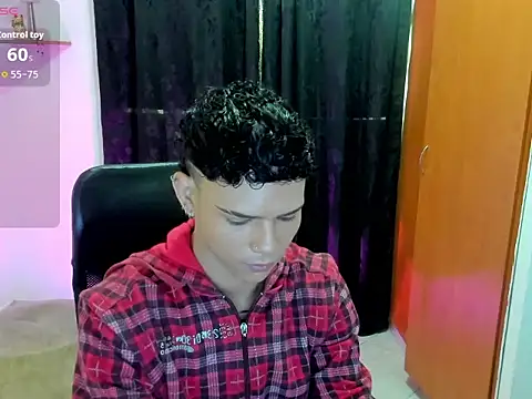 Snapshot of secret_justin7 chatting on 14, 12, 2025 secret justin7 online show from 14, 12, 2025