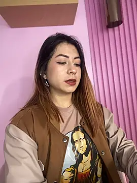 Snapshot of MaddieHunter chatting on 5, 12, 2025 MaddieHunter online show from 5, 12, 2025