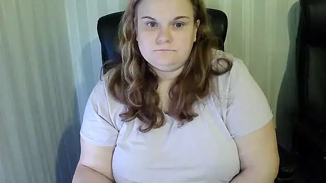 Snapshot of HarmonyKareraa chatting on 2, 12, 2025 HarmonyKareraa online show from 2, 12, 2025