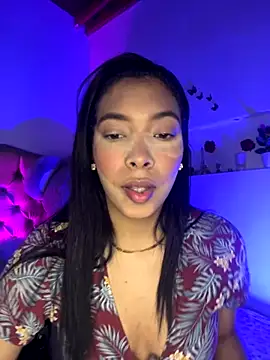 Snapshot of KarolRojas_22 chatting on 4, 12, 2025 KarolRojas 22 online show from 4, 12, 2025