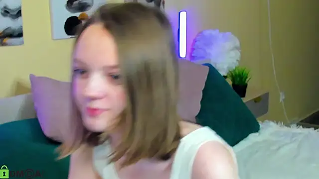 Olivia Riesz online show from 5, 4, 2026