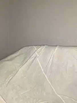 Snapshot of Tomiris87 chatting on 3, 12, 2025 Tomiris87 online show from 3, 12, 2025