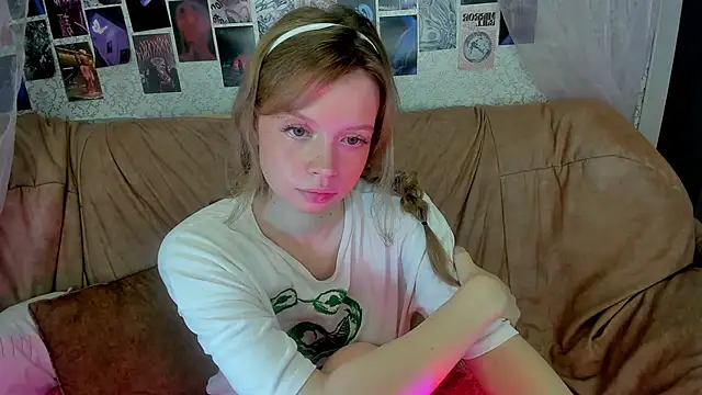 Snapshot of AlysaMeow chatting on 7, 6, 2026 AlysaMeow online show from 7, 6, 2026