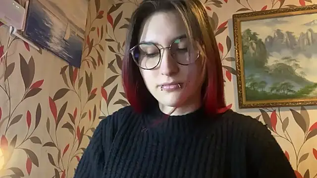 Snapshot of MangledShale chatting on 15, 12, 2025 MangledShale online show from 15, 12, 2025