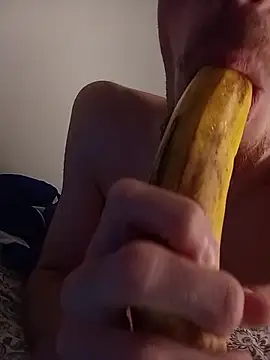 Snapshot of elias_milo chatting on 2, 12, 2025 elias milo online show from 2, 12, 2025