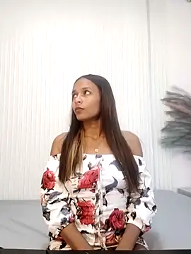 KeiraFox9 online show from 4, 12, 2025