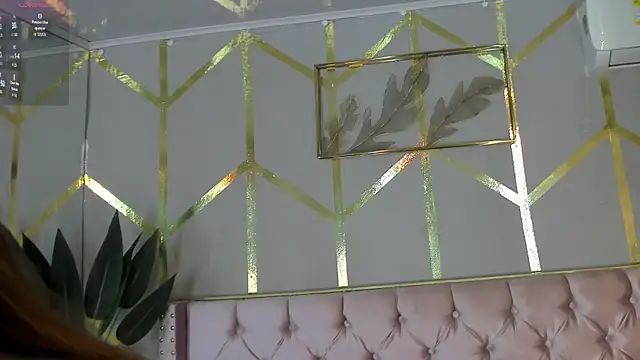 Lola saenz  online show from 10, 1, 2026