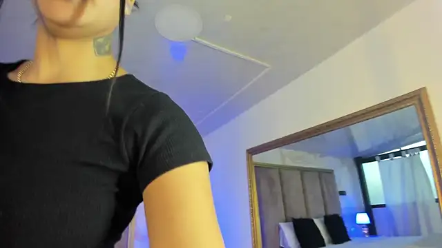 Snapshot of MelissaGill_ chatting on 5, 12, 2025 MelissaGill online show from 5, 12, 2025