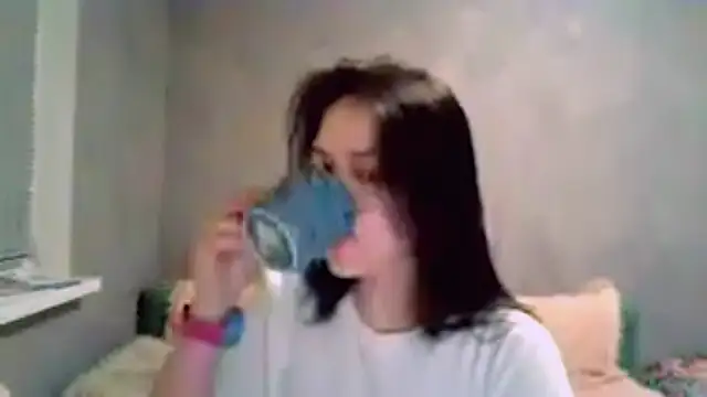 Snapshot of GlibRasher chatting on 4, 12, 2025 GlibRasher online show from 4, 12, 2025