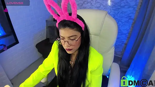 Snapshot of aisha_cambell chatting on 2, 12, 2025 aisha cambell online show from 2, 12, 2025