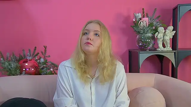 Snapshot of EmilyEvanse chatting on 2, 12, 2025 EmilyEvanse online show from 2, 12, 2025