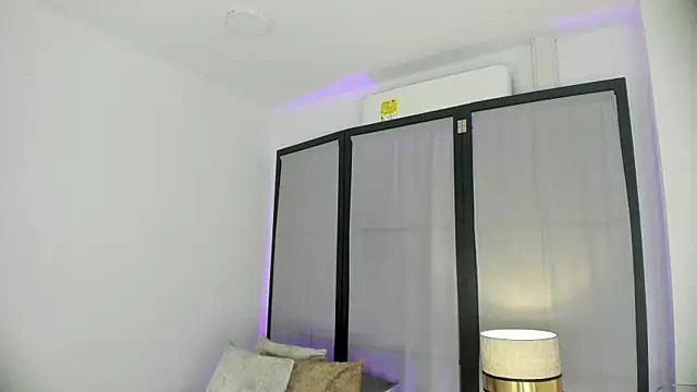 niicole steele  online show from 16, 4, 2026