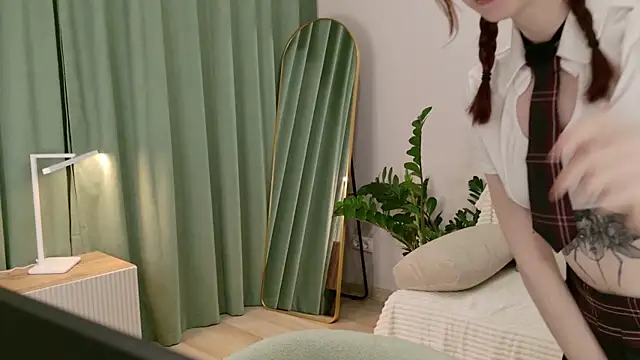 eva aria online show from 4, 12, 2025