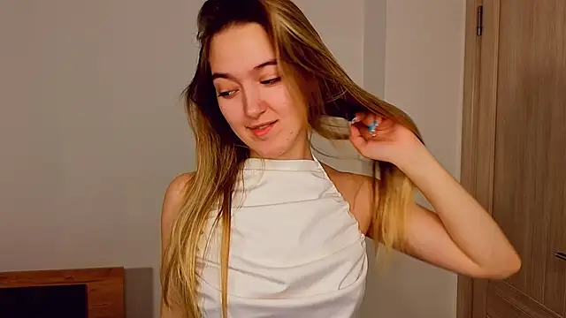 Snapshot of MarySparkl chatting on 4, 12, 2025 MarySparkl online show from 4, 12, 2025