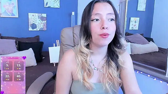 Snapshot of SophieMillan1 chatting on 26, 11, 2025 SophieMillan1 online show from 26, 11, 2025