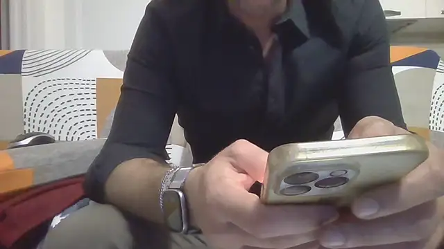 Snapshot of Eroshotlicker chatting on 1, 12, 2025 Eroshotlicker online show from 1, 12, 2025