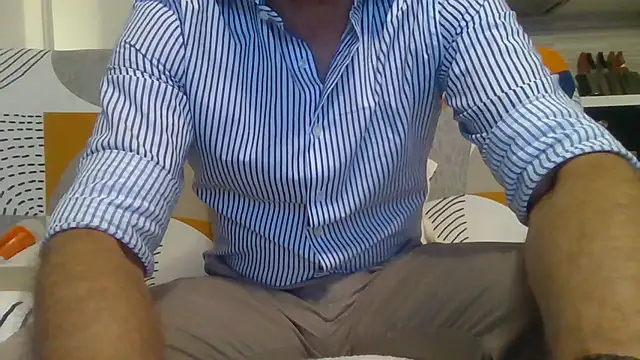 Snapshot of Eroshotlicker chatting on 6, 7, 2026 Eroshotlicker online show from 6, 7, 2026