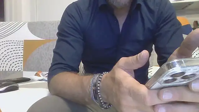 Snapshot of Eroshotlicker chatting on 23, 7, 2026 Eroshotlicker online show from 23, 7, 2026