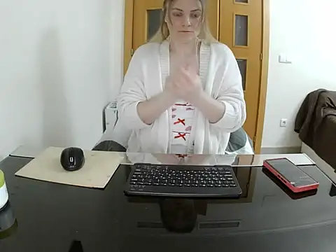 Snapshot of Adelyxveex chatting on 30, 11, 2025 Adelyxveex online show from 30, 11, 2025