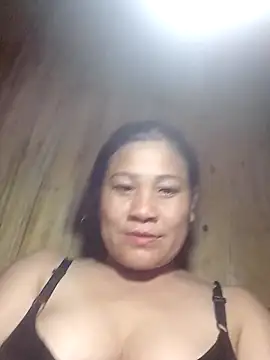 Snapshot of hey-bana chatting on 4, 12, 2025 hey-bana online show from 4, 12, 2025