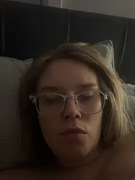 Snapshot of babyblue977 chatting on 14, 2, 2026 babyblue977 online show from 14, 2, 2026